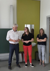 Bürgermeister Robert Lindner, MdL Nicole Bäumler und Markträtin Sabine Müller im Gespräch
